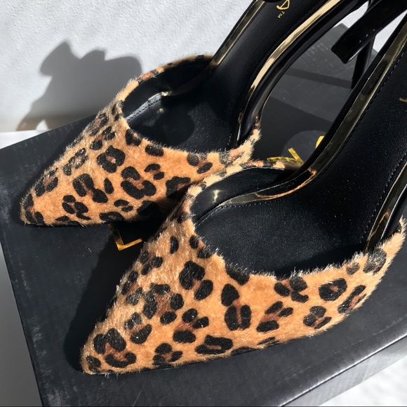 🆕 LEOPARD PRINT FAUX LEATHER POINTY TOE HEELS! - Picture 6 of 8